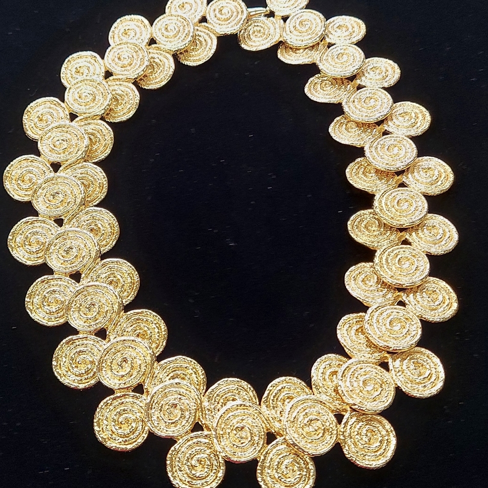 Vintage unsigned Art deco gold choker/ necklace
